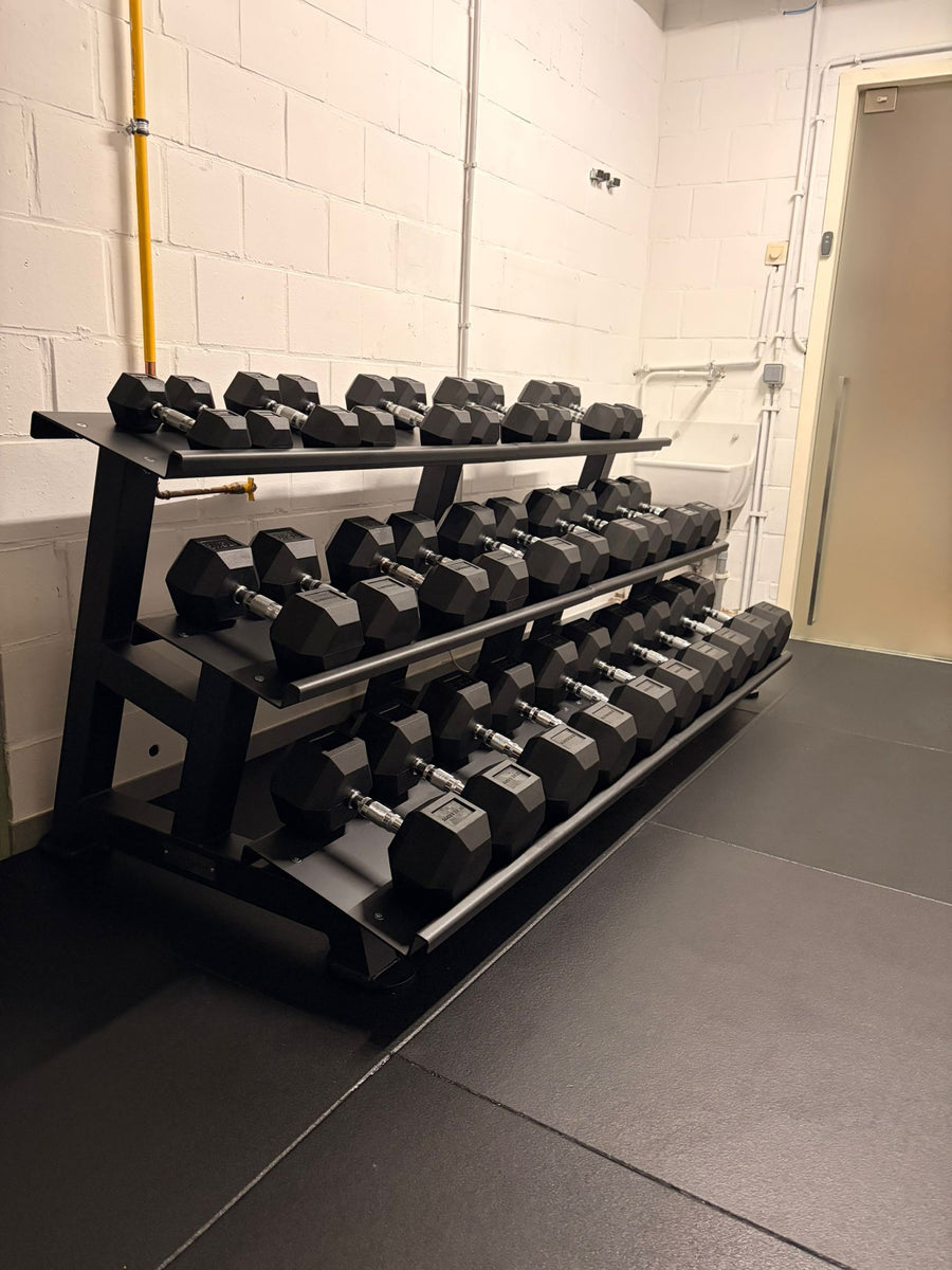 Martech Hex halterset 5 tot 40 kg op een drielaags rack