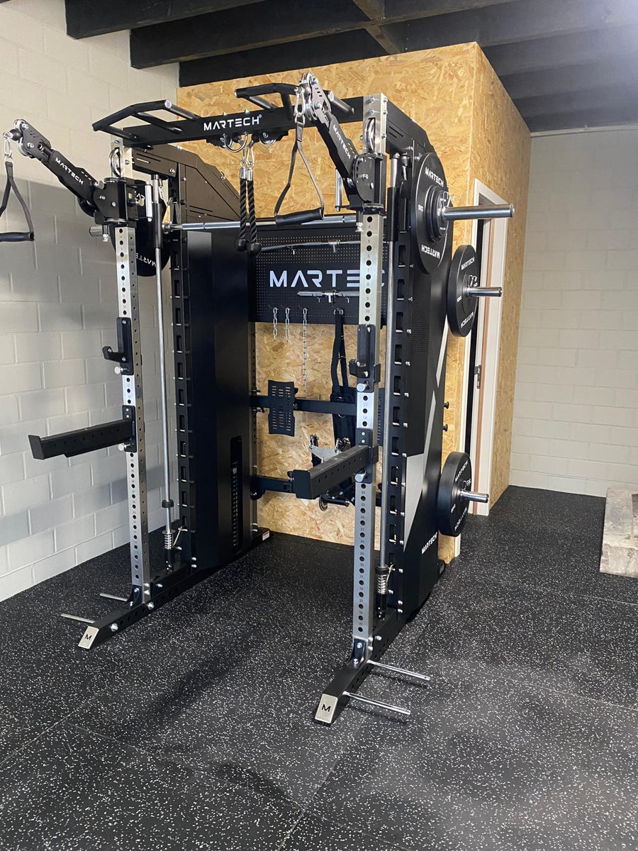 Martech M14 Titan rack in een ingerichte gym