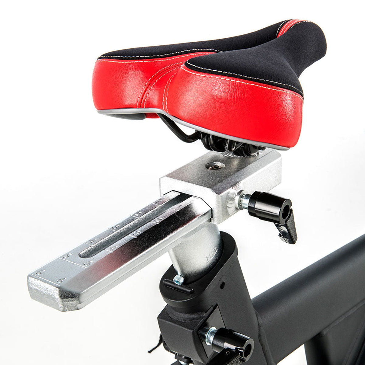 Sole Fitness SB900 indoor bike - beeld 8