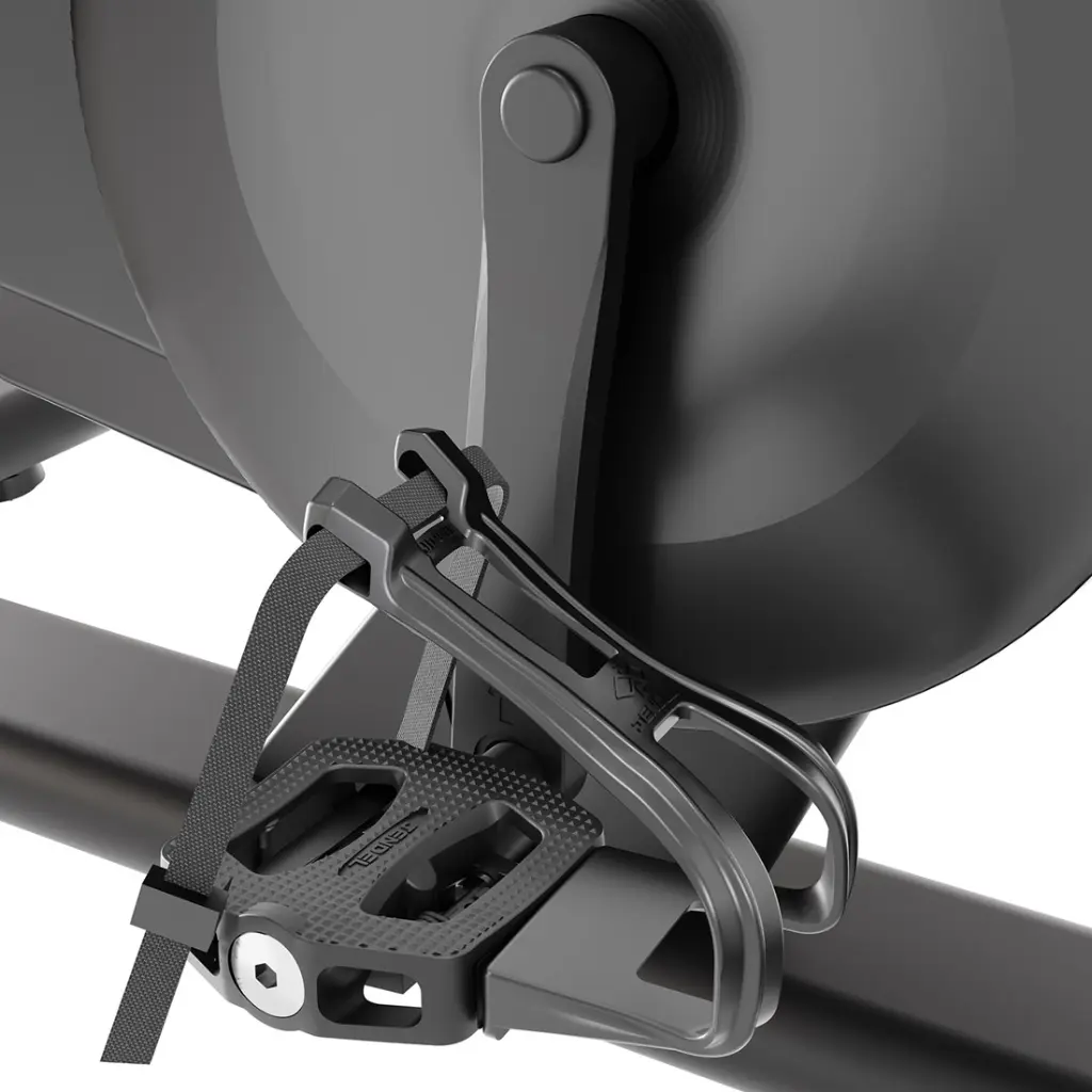 detailopname-van-het-pedaal-met-stevige-voetriemen-en-de-duurzame-crank-van-de-flow-fitness-s2i-indoor-cycle.webp