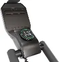 detailopname-van-de-compacte-trainingscomputer-en-tablethouder-op-de-flow-fitness-s2i-indoor-cycle-voor-interactieve-trainingen.webp
